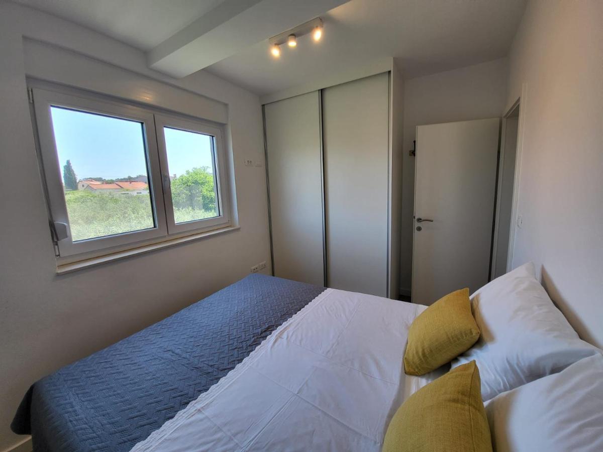 Vila Maslina-Apartman Br.4 Appartamento Zara Esterno foto