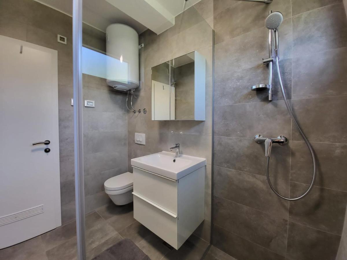 Vila Maslina-Apartman Br.4 Appartamento Zara Esterno foto